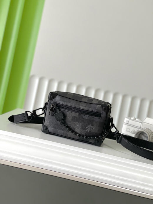 夏季特惠💰880 原单LV M14922 尺寸：18.5×13×8cm SOFT TRUNK 链条盒子包 变码芯片 商品图0