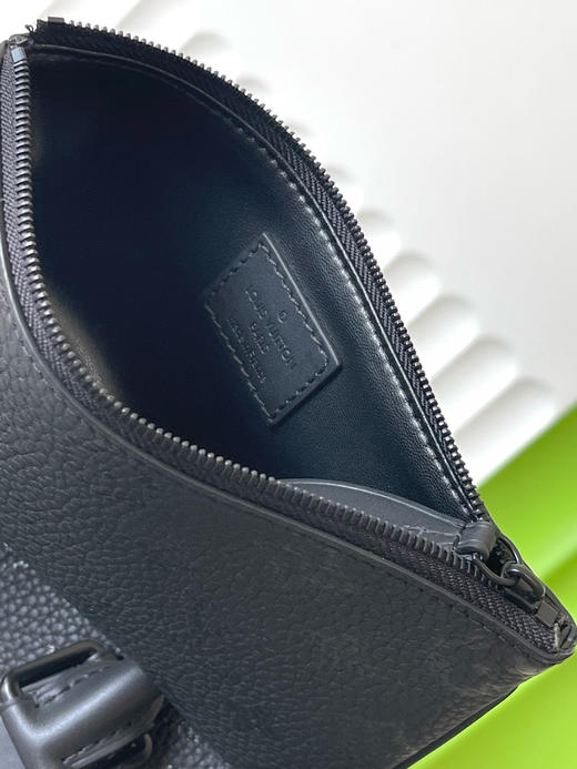 夏季特惠💰1580 原单LV M13904 尺寸：30×21×17cm SPEEDY P9 全皮枕头包 变码芯片 商品图6