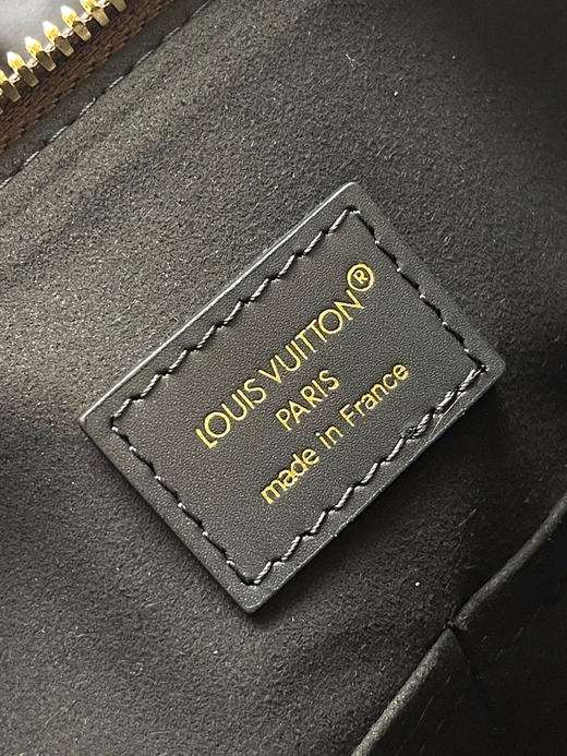 夏季特惠💰850 原单LV M26181 尺寸：27×20×15cm SPEEDY TRUNK 老花枕头包 变码芯片 商品图8