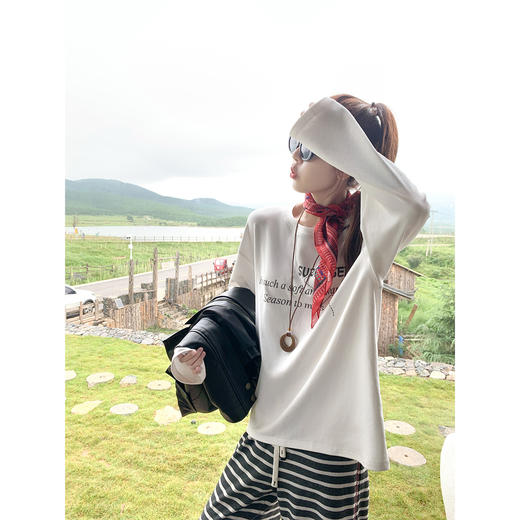 【110元任选2件】现货！慵懒风英文印花圆领长袖T恤 商品图2