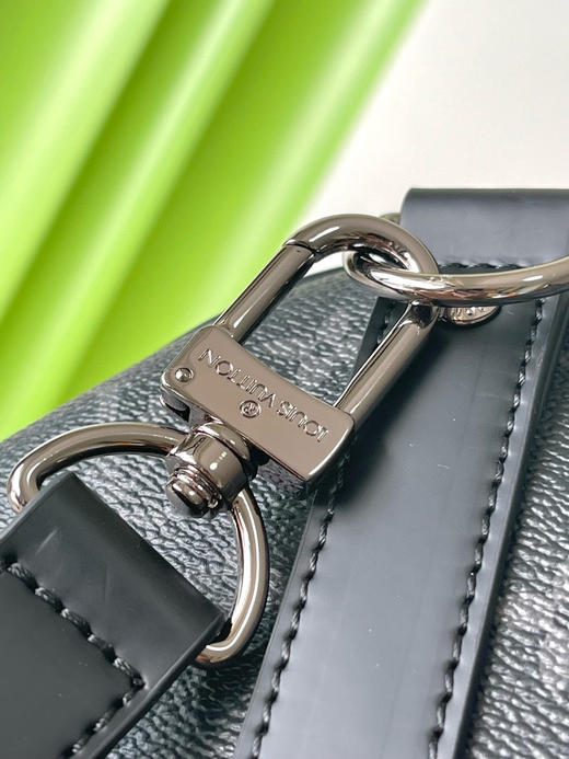 夏季特惠💰900 原单LV M40569 尺寸：45×27×20cm KEEPALL 黑花旅行袋 变码芯片 商品图4