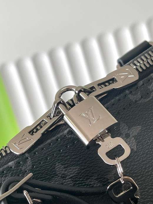 夏季特惠💰1000 原单LV M40605 尺寸：55×31×24cm KEEPALL 黑花旅行袋 变码芯片 商品图5
