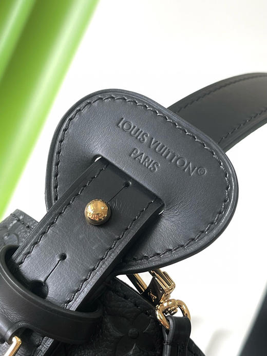 夏季特惠💰930 原单LV M13044 尺寸：31×26×18cm ALL IN 大号全皮水桶包 变码芯片 商品图4