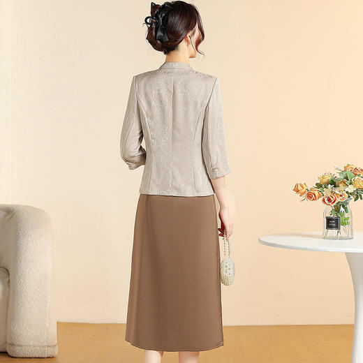 QYM AE25631-Y时尚两件套裙提花短款外套+中长款连衣裙套装裙 商品图2