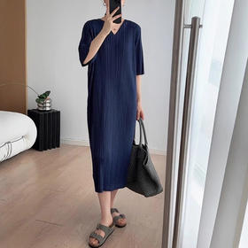褶皱V领连衣裙！ 25年夏新款气质中长款对叠袖百褶裙大码宽松款！