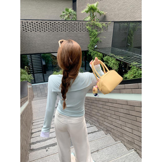 <曾小咸推荐>撞色设计感假两件女修身长袖T恤 商品图4