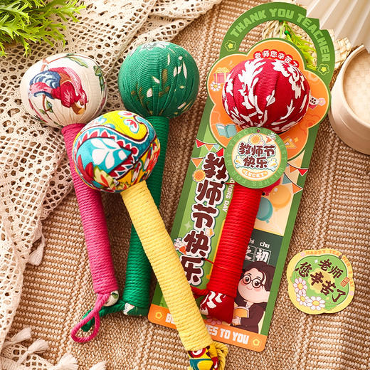 【教师节礼物❗养生艾草锤伴手礼】艾草养生锤「给老师锤锤肩」背卡精美，将美好的祝福挂在艾草锤上，伴手礼袋送男女老师实用小礼品L 商品图1