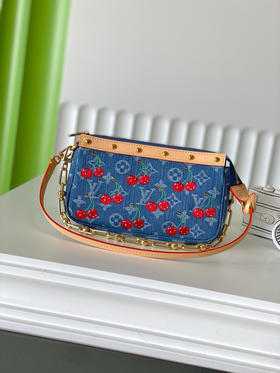 夏季特惠💰750 原单LV M13994 尺寸：22×13×4cm LVXTM POCHETTE 链条包 变码芯片