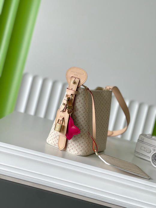 夏季特惠💰870 原单LV M15130 尺寸：18×16×12cm ALL IN BB 全皮水桶包 变码芯片 商品图1