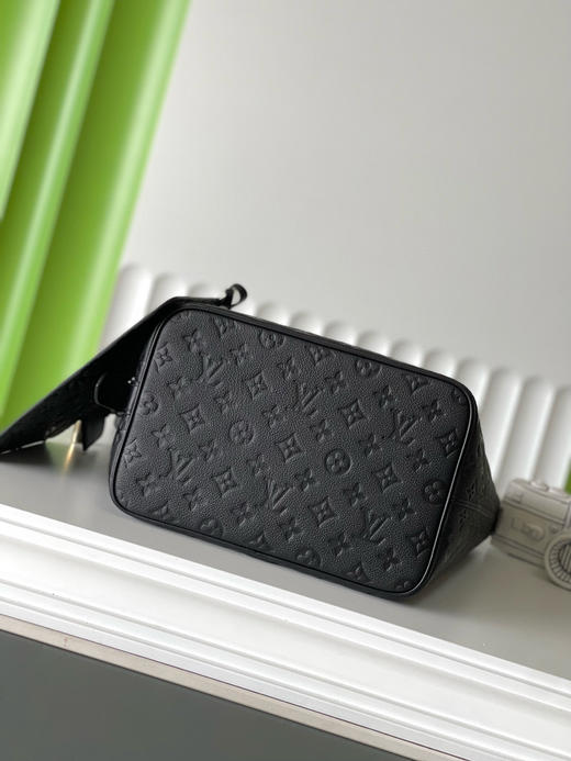 夏季特惠💰930 原单LV M13044 尺寸：31×26×18cm ALL IN 大号全皮水桶包 变码芯片 商品图3