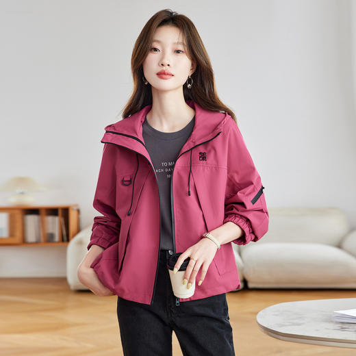 【预售3天】休闲风短款外套2025秋新款小个子韩版宽松时尚百搭连帽夹克上衣MZ68866 商品图1