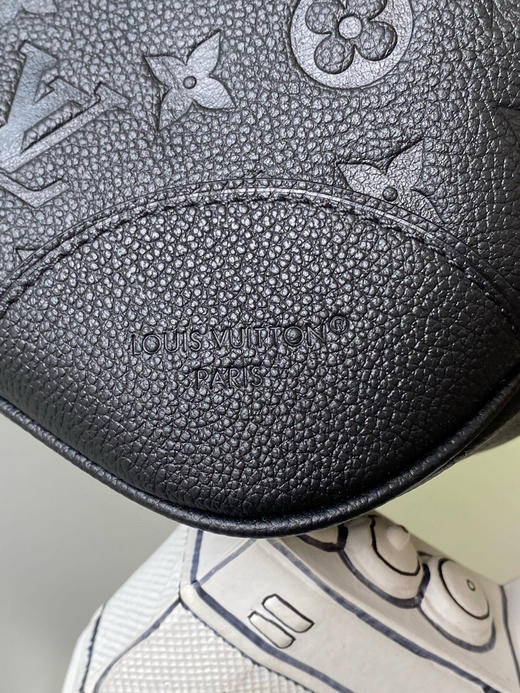 夏季特惠💰950 原单LV M13706 尺寸：40×29×15cm BOULOGNE 全皮牛角包 变码芯片 商品图4