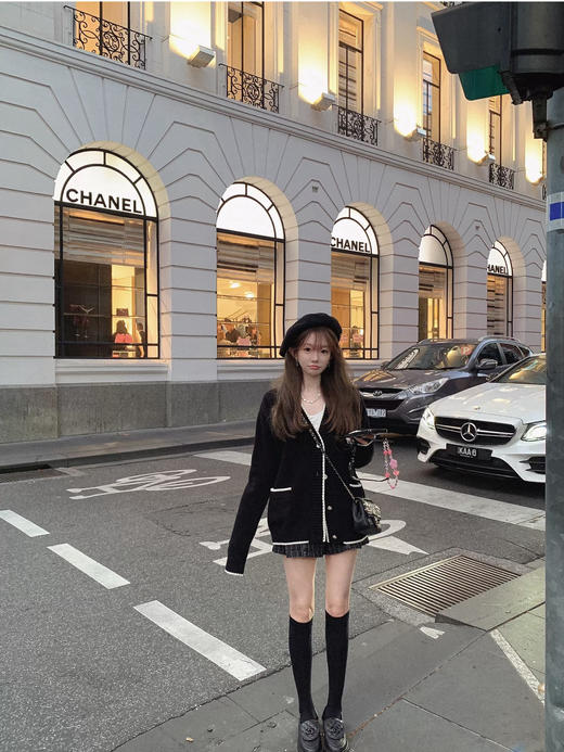 金蘑菇菇 香香24a 伦敦日记 / 时髦黑毛衣 镨美科绣花机 100wool 商品图0