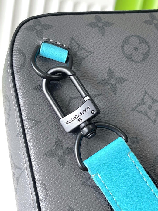 夏季特惠💰780 原单LV M11703 尺寸：30×16×5.7cm AUENUE 灰花单肩胸包 变码芯片 商品图6