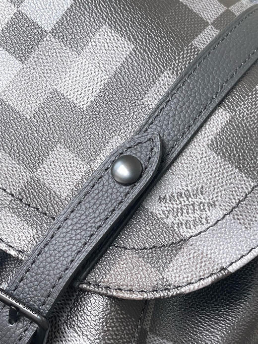 夏季特惠💰980 原单LV M14952 尺寸：44×38×12.5cm CHRISTOPHER 迷彩双肩背包 变码芯片 商品图4