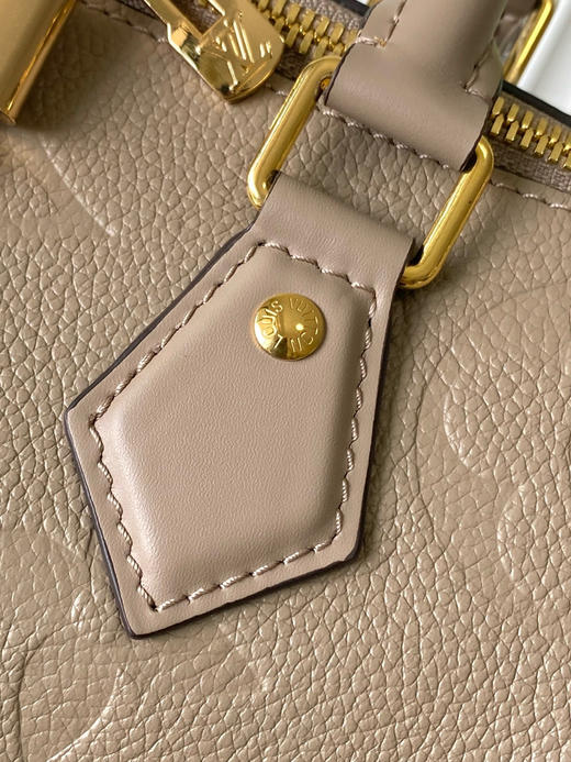 夏季特惠💰1050 原单LV M59273 尺寸：25×19×15cm SPEEDY 全皮枕头包 变码芯片 商品图4