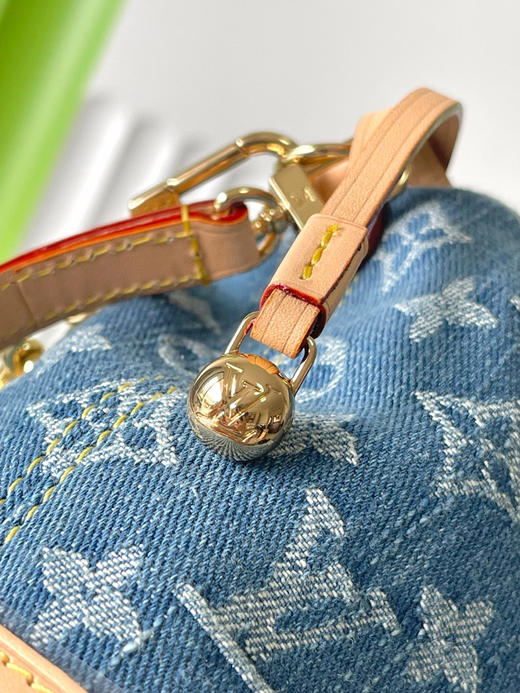 夏季特惠💰750 原单LV M83043 尺寸：20.5×17.5×8.8cm NANO NOÉ 牛仔布水桶包 变码芯片 商品图5