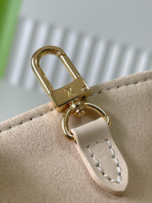 夏季特惠💰880 原单LV M25770 尺寸：25×19×11.5cm ONTHEGO 全皮四方包 变码芯片 商品图6