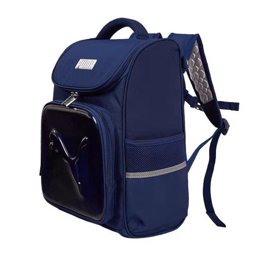 【儿童书包 | PUMA/彪马新款双肩包】 采用防泼水材料，一体式减压双肩包，6s护脊背负更轻松，72颗按摩珠舒缓肩带，肩带加宽加厚分散压力，一片式全开设计，清洗更方便，3M反光条，守护宝贝安全。 商品图0