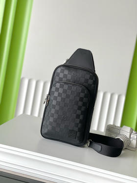 夏季特惠💰800 原单LV N45303 尺寸：20×31×7cm AUENUE NM 全皮单肩胸包 变码芯片