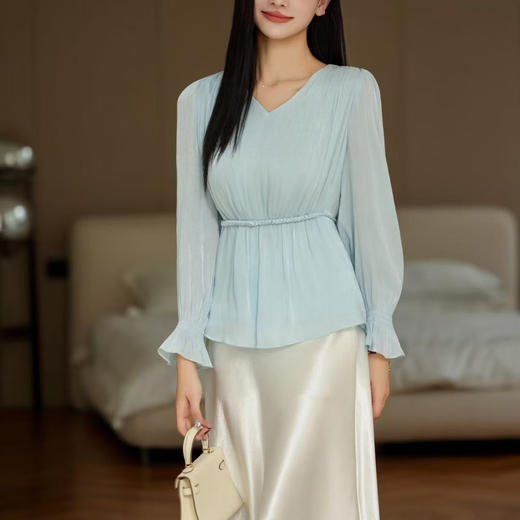 「自」全新升级【铂金会员165/天猫219/差价54】(53156)洛诗琳法式V领长袖雪纺衬衫2025新款秋季气质显瘦上衣女 商品图0