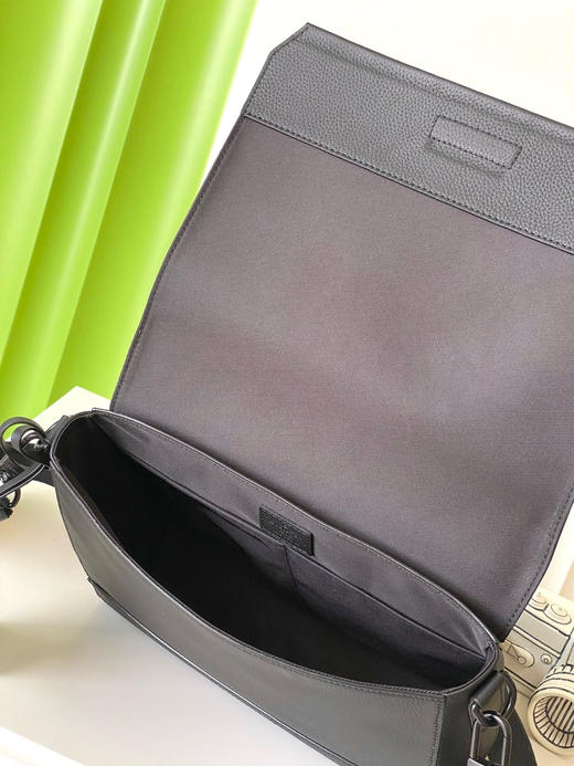 夏季特惠💰850 原单LV M57080 尺寸：28×24×10cm TAKEOFF 全皮邮差包 变码芯片 商品图7