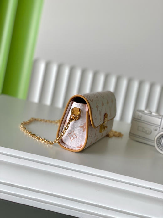 夏季特惠💰700 原单LV M26583 尺寸：20.5×11×6cm POCHETTE CAMILLE 链条包 变码芯片 商品图1