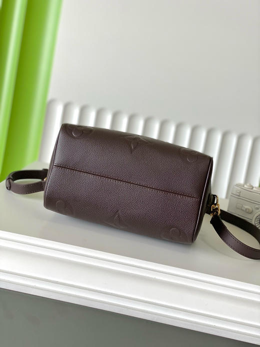 夏季特惠💰1050 原单LV M14043 尺寸：25×19×15cm SPEEDY 全皮枕头包 变码芯片 商品图3