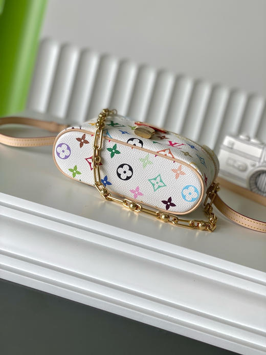 夏季特惠💰780 原单LV M13662 尺寸：19x11.5x6.5cm VANITY CHAIN 化妆包 变码芯片 商品图3