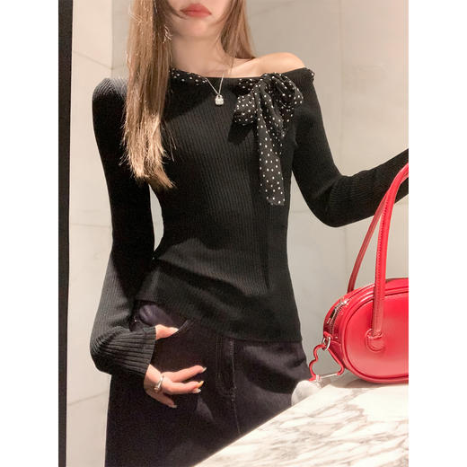 【129元任选2件】现货！蝴蝶结露肩修身针织衫 商品图0