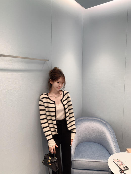 金蘑菇菇 我的秋冬常态 不费力套装 / 条纹毛衣连帽+开衫两版 商品图1