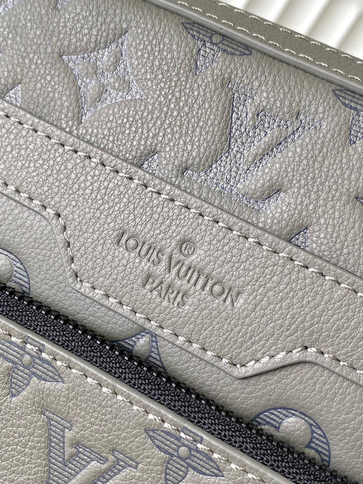 夏季特惠💰980 原单LV M46603 尺寸：25×18.5×7cm TRIO 全皮三件套邮差包 变码芯片 商品图6