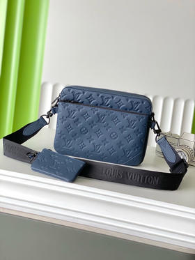 夏季特惠💰980 原单LV M14785 尺寸：25×18.5×7cm TRIO 全皮三件套邮差包 变码芯片