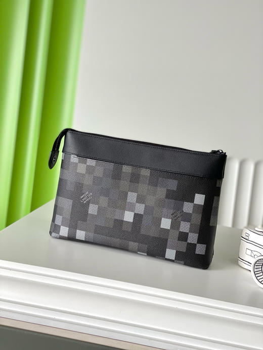 夏季特惠💰580 原单LV M14926 尺寸：30×21×7.5cm Pochette Voyage 手拿包 变码芯片 商品图2