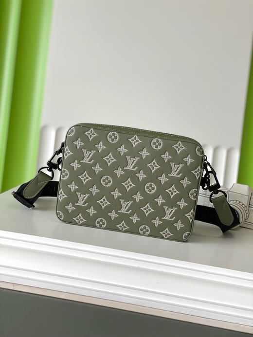 夏季特惠💰980 原单LV M12490 尺寸：25×18.5×7cm TRIO 全皮三件套邮差包 变码芯片 商品图2