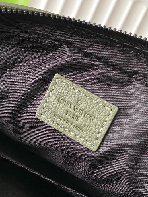 夏季特惠💰980 原单LV M12490 尺寸：25×18.5×7cm TRIO 全皮三件套邮差包 变码芯片 商品图8