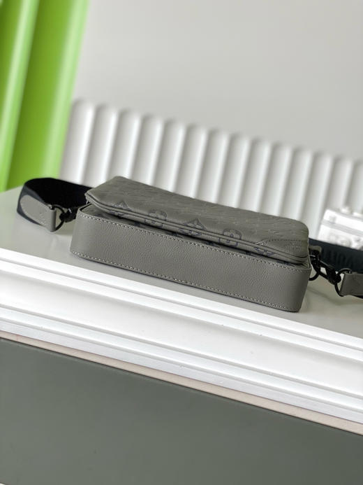 夏季特惠💰980 原单LV M46603 尺寸：25×18.5×7cm TRIO 全皮三件套邮差包 变码芯片 商品图3