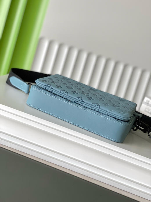 夏季特惠💰980 原单LV M14781 尺寸：25×18.5×7cm TRIO 全皮三件套邮差包 变码芯片 商品图3