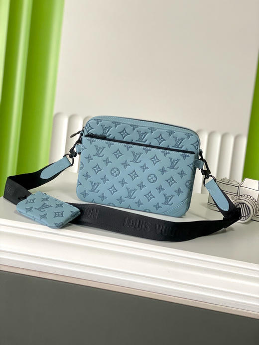 夏季特惠💰980 原单LV M14781 尺寸：25×18.5×7cm TRIO 全皮三件套邮差包 变码芯片 商品图0