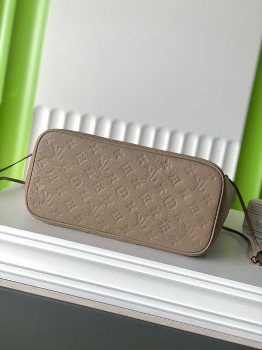 夏季特惠💰1120 原单LV M45686 尺寸：31×28×14cm NEVERFULL 全皮购物袋 变码芯片 商品图3