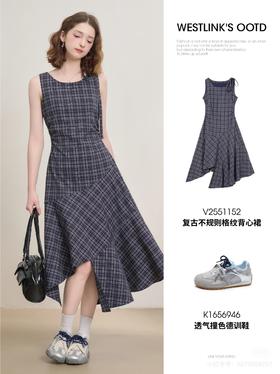 格纹真的很有复古感，初秋就穿它啦！