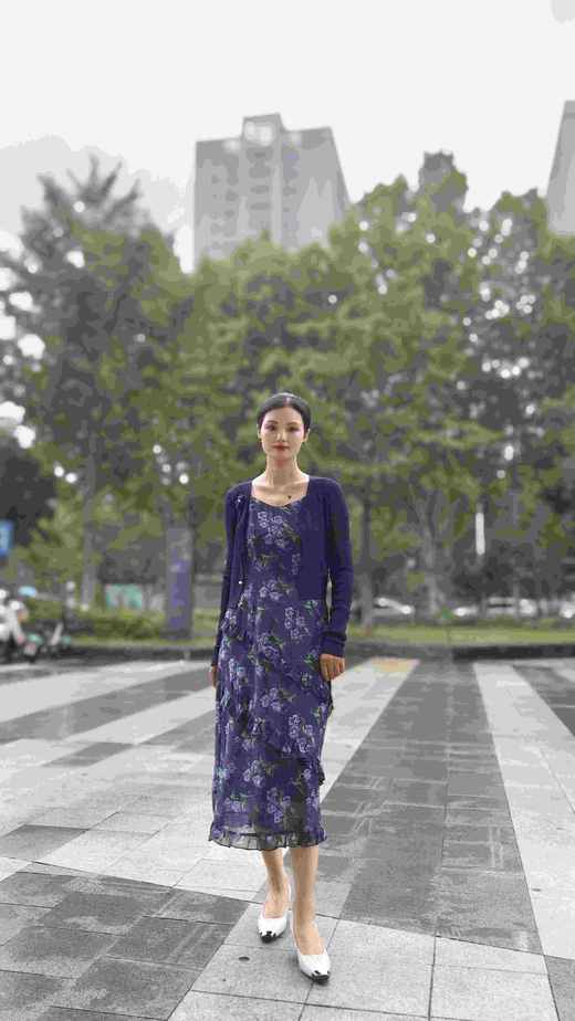 54q001时尚款套裙碎花吊带配开衫连衣裙 商品图4