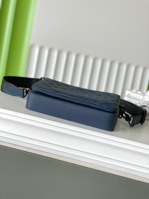 夏季特惠💰980 原单LV M14785 尺寸：25×18.5×7cm TRIO 全皮三件套邮差包 变码芯片 商品图3