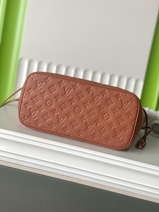 夏季特惠💰1120 原单LV M12605 尺寸：31×28×14cm NEVERFULL 全皮购物袋 变码芯片 商品图3