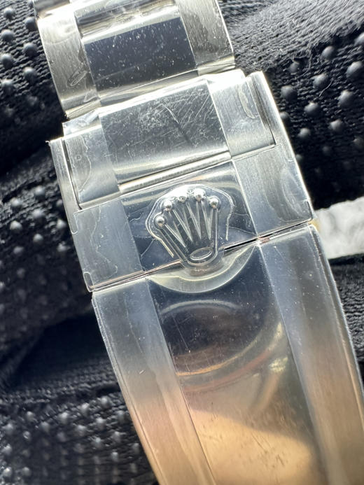 VS4131黑熊猫现货供应☑️☑️
VS4131迪通拿熊猫迪黑熊猫正式来啦。您还在困扰买到的针轴凹陷，变形？细节不对版？那请选择VS迪通拿。可以自己用放大镜看的版本，不被忽悠➕正品原版开模细节爆棚❕❕ 商品图9