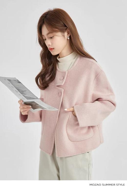 【高端系列】手工定制2253款69.2%绵羊毛短款樱花粉双面尼外套-喜出 商品图7