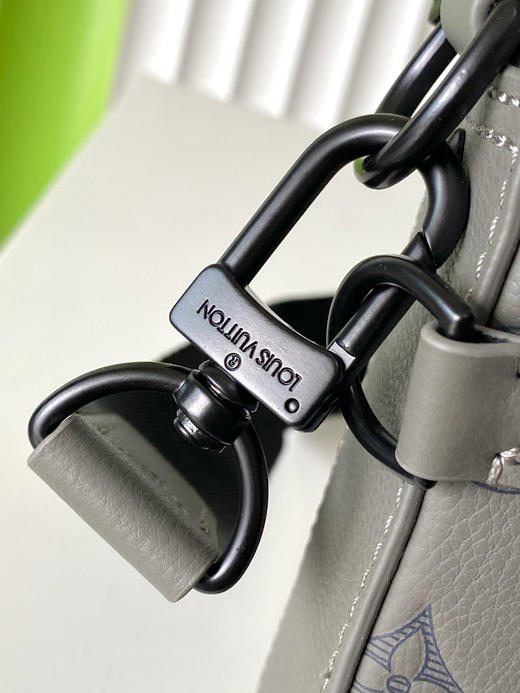 夏季特惠💰980 原单LV M46603 尺寸：25×18.5×7cm TRIO 全皮三件套邮差包 变码芯片 商品图5