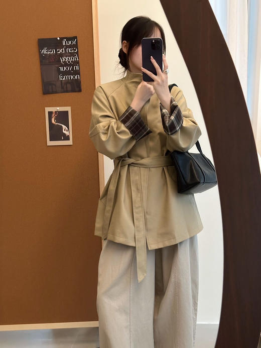 春秋立领韩版设计利落高级格纹撞袖风衣 商品图6