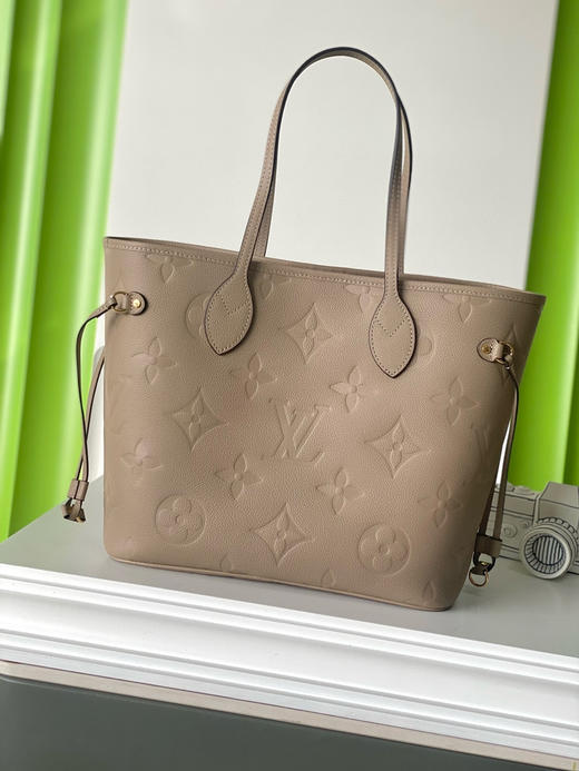 夏季特惠💰1120 原单LV M45686 尺寸：31×28×14cm NEVERFULL 全皮购物袋 变码芯片 商品图2