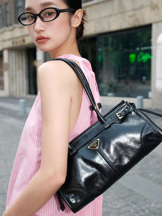 普拉达 soft lux油蜡皮系列 手提单肩包 小号（LZ） 商品图10